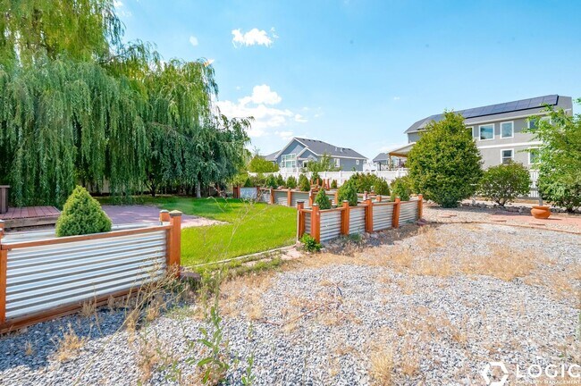 Foto del edificio - 5878 Arlinridge Dr