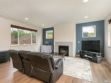 Building Photo - 2531 Jacaranda Ave