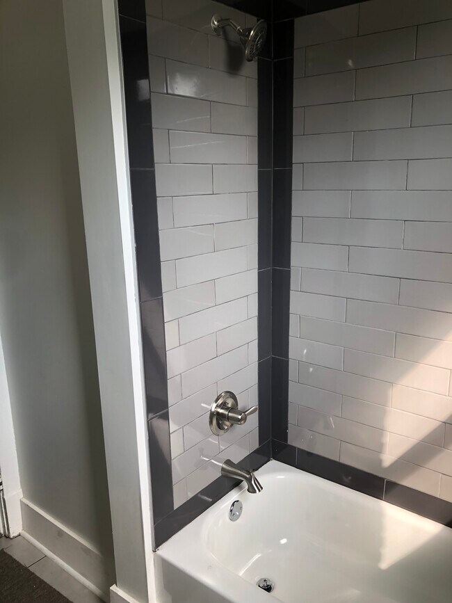 First Floor Bath - 1900 Maplewood Pl