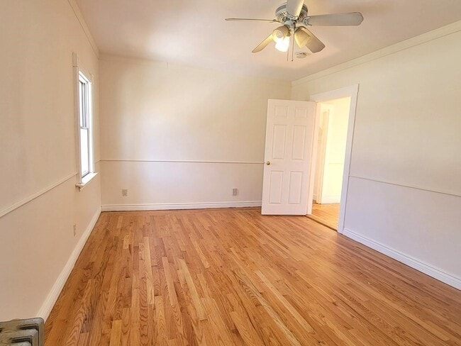 Building Photo - 207 Pleasant St
