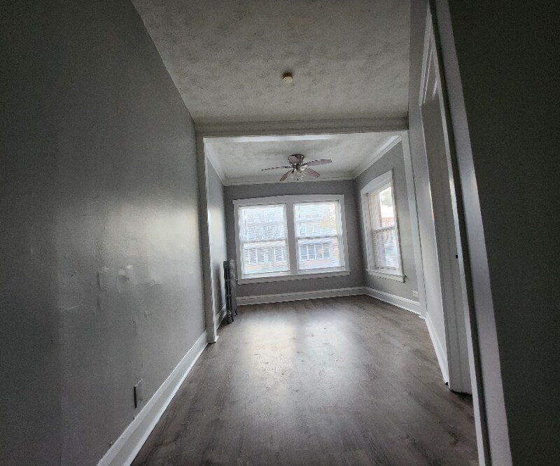 Primary Photo - 6633 S Ellis Ave