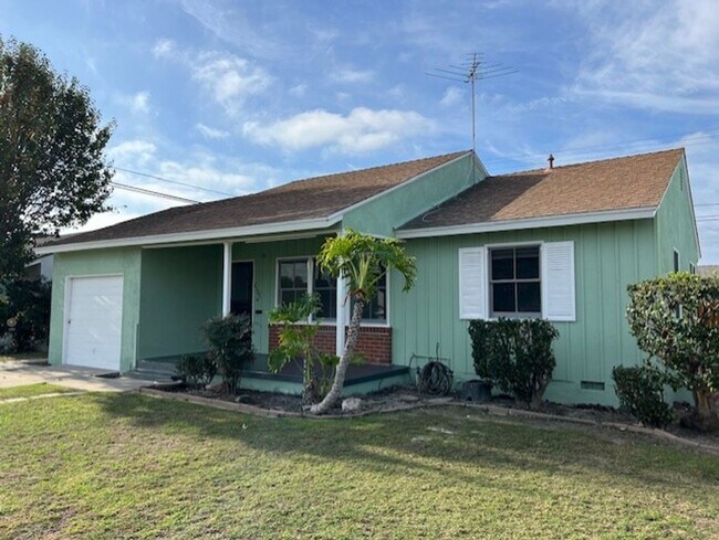 Foto del edificio - Home with Great Outdoor Space!