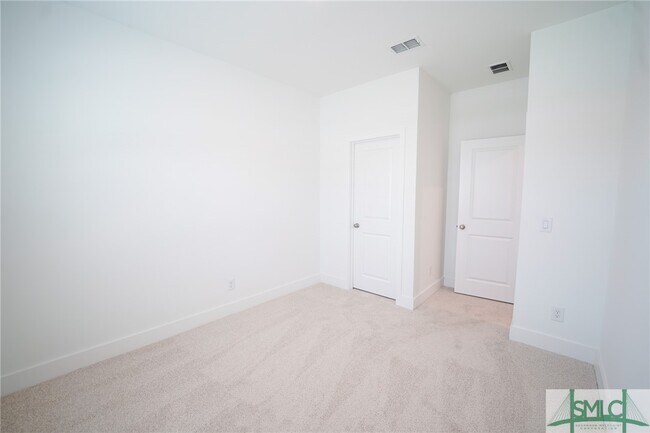 Building Photo - 128 Kingswood Ter