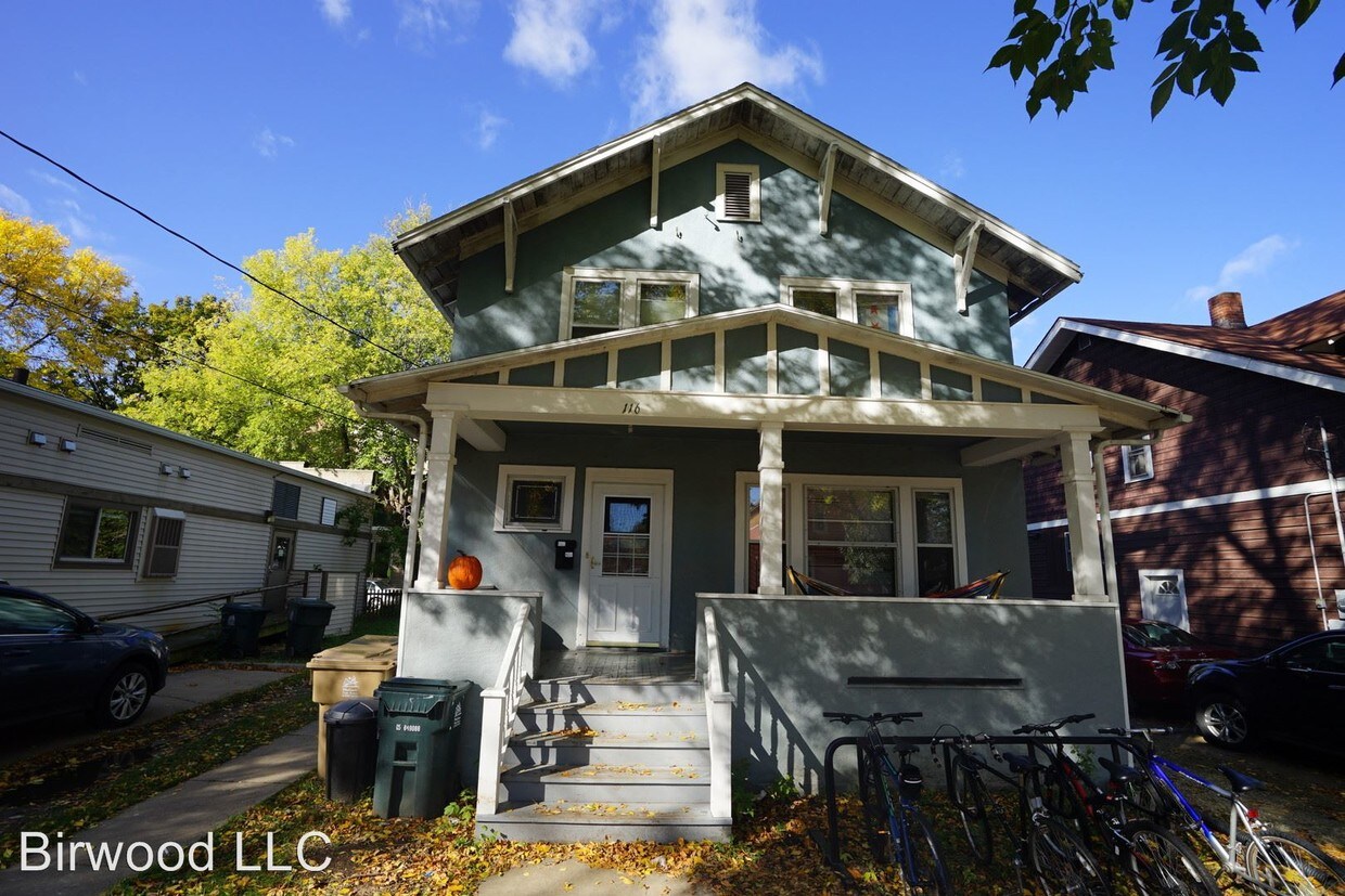 Primary Photo - 4 br, 1 bath Apartment - 116 S. Orchard St.