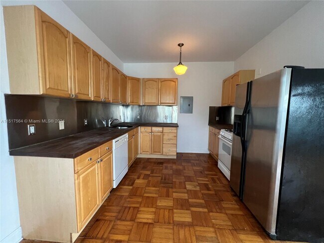 Foto del edificio - 4035 Meridian Ave