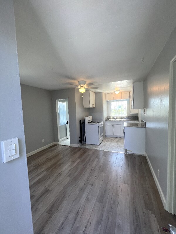 Primary Photo - 205 1/2 flower St