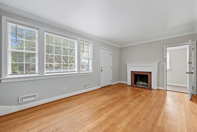 Foto del edificio - Cute 2 Bedrooms in the City's West End