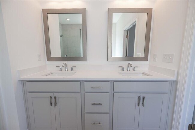 Foto del edificio - 530 Healy Dr