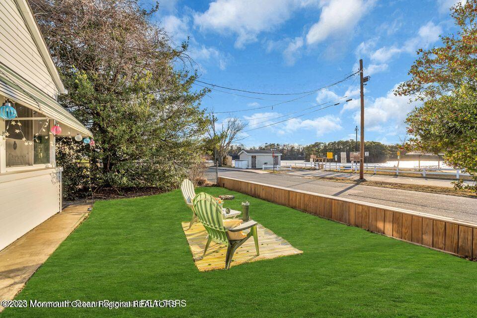 Foto principal - 1708 Lake Dr