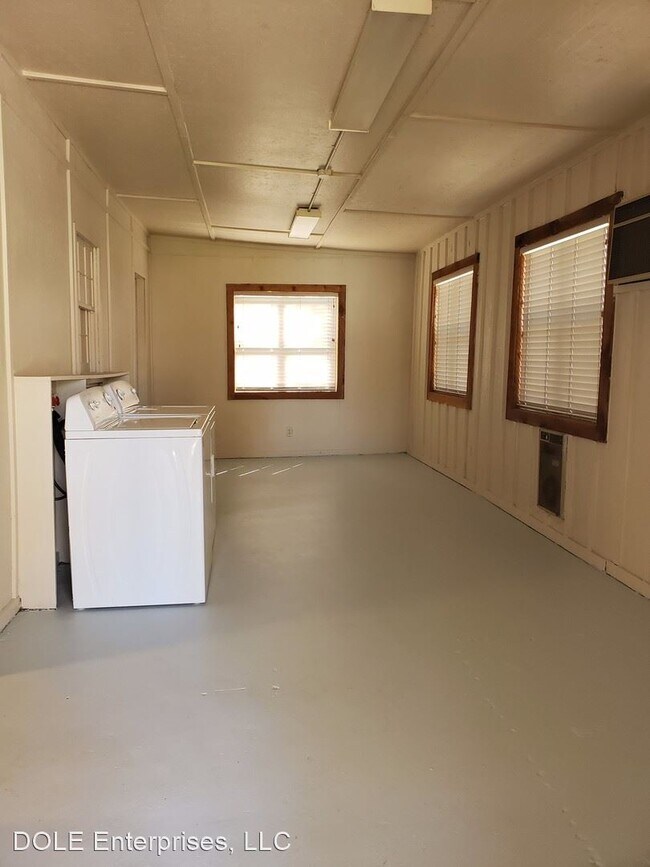 Building Photo - 2 br, 2 bath House - 421 S. Stadium