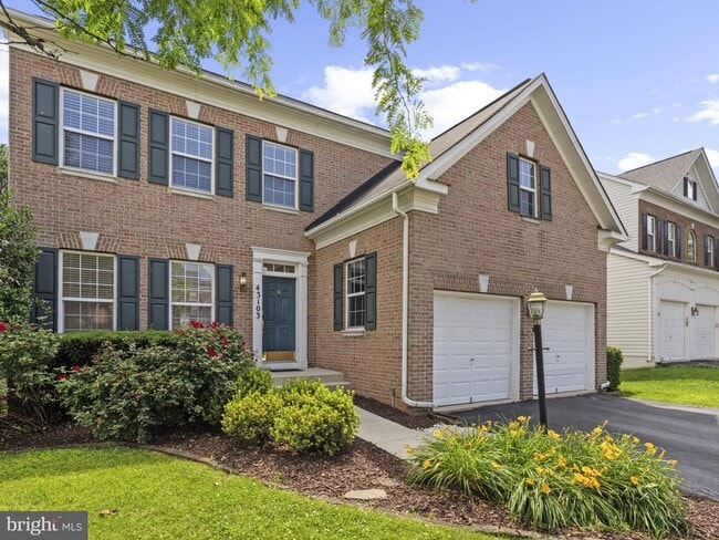 Foto del edificio - 43103 Lake Ridge Pl