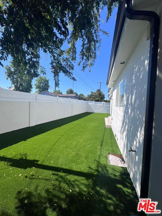 Foto principal - 7669 Beeman Ave