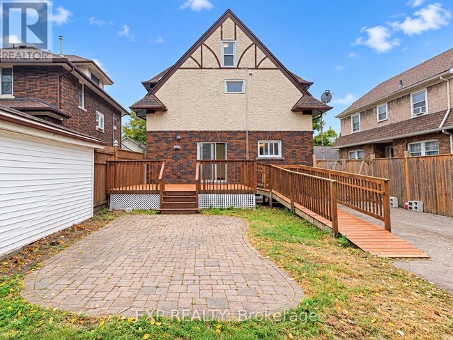 Building Photo - 4883 Simcoe St