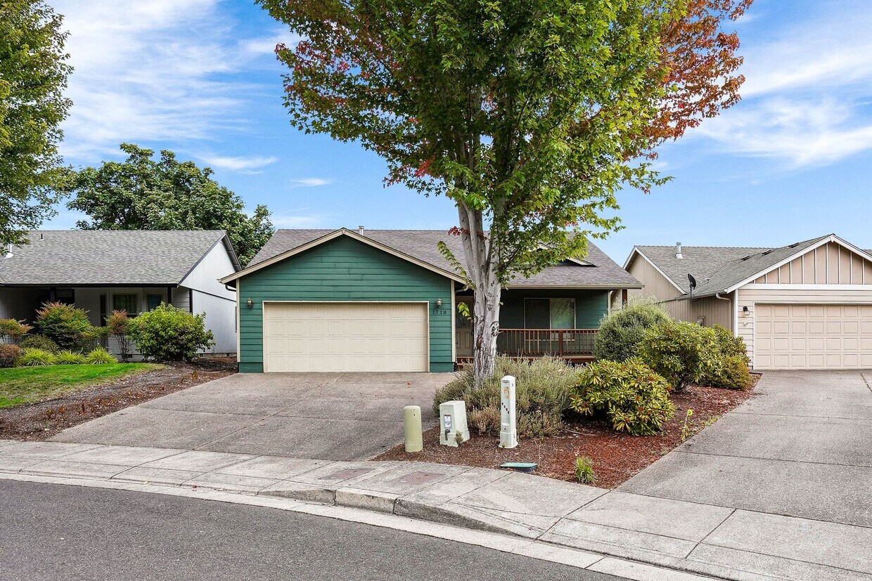 Primary Photo - Beautiful 3 bed, 2 bath home in a quiet We...