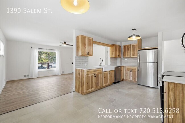 Foto del edificio - 1390 Salem St