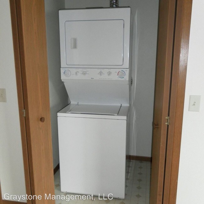 Foto del edificio - 768 Van Es Pkwy