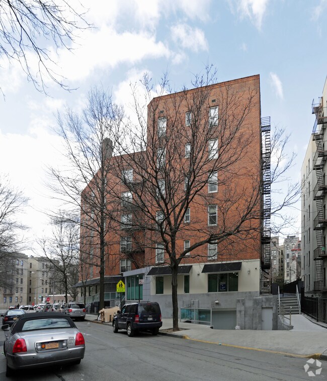 Foto del edificio - 55 E 208th St