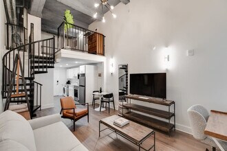 Building Photo - 150S S Independence Mall W