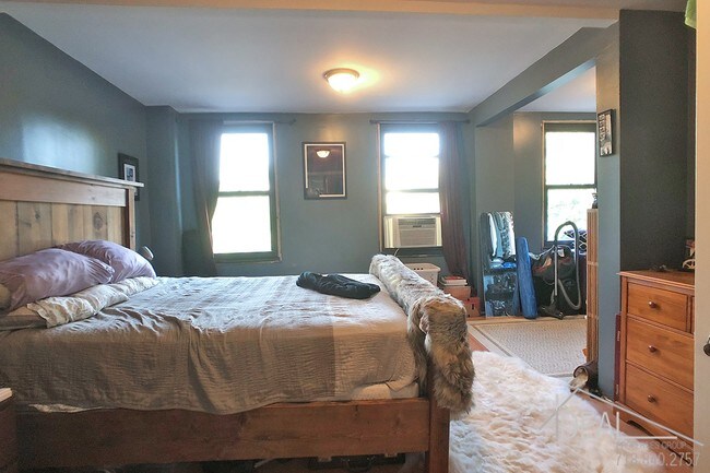 Building Photo - 572 Sackett Street #1R