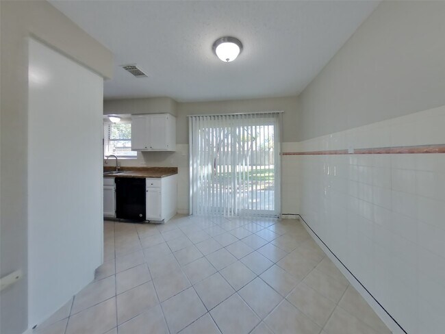 Foto del edificio - 7519 Lobera Dr