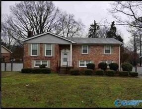 Building Photo - 2810 Broadview Dr NW