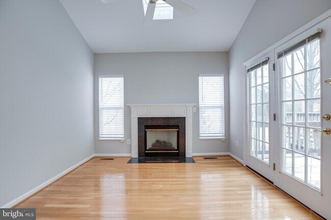Building Photo - 14274 Glade Spring Dr
