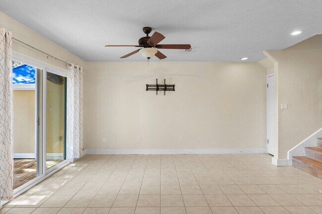 Foto del edificio - Stunning Townhouse in the Heart of Destin!