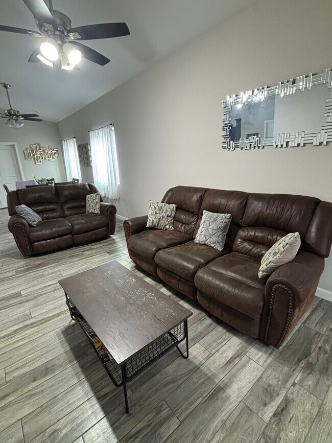 Foto del edificio - 2746 E Chipman Rd