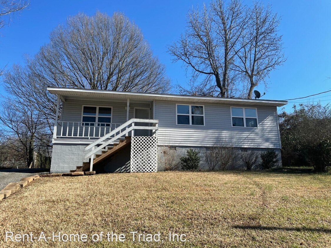 Foto principal - 3 br, 1 bath House - 818 Waugh Street