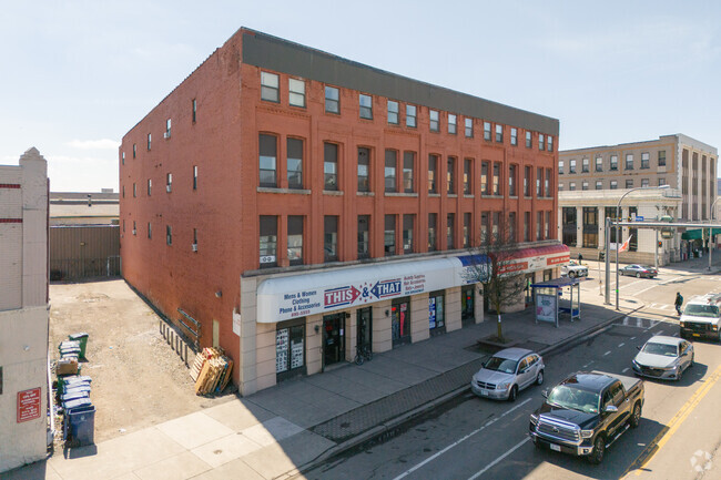 959 Broadway St - Mitchell Square Apartments