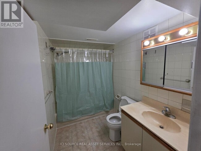 Building Photo - 33 Broomfield Dr