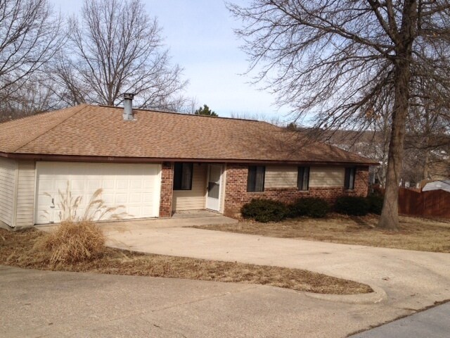 Foto principal - 707 Greenbriar Dr