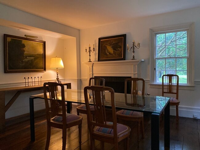 Building Photo - 1203 Shunpike