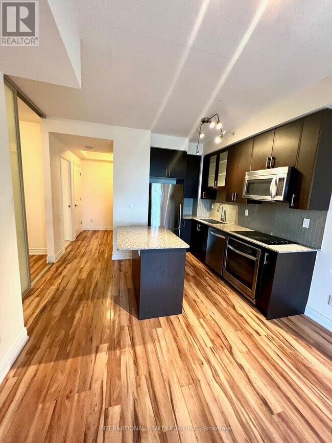 Photo du bâtiment - 9090-9090 Yonge St