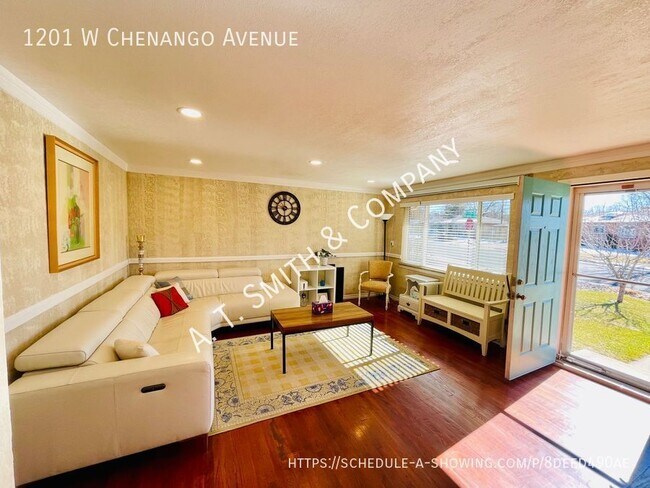 Building Photo - Beautiful 4 Bedroom Single Family Located ...