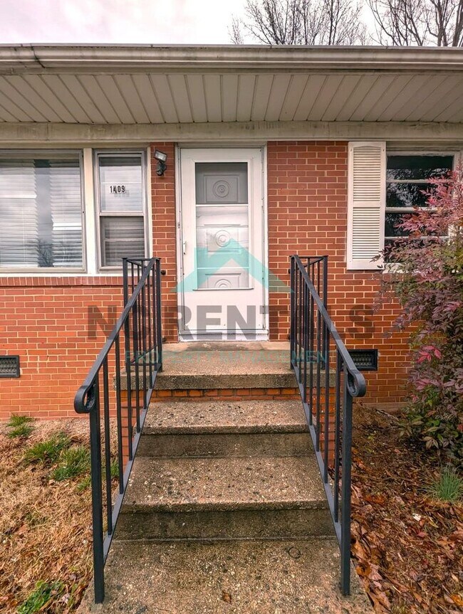 Foto del edificio - RENT READY: Beautiful home with 3 bedrooms...