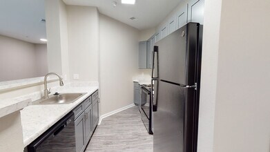 Interior Photo - 20 Lambourne