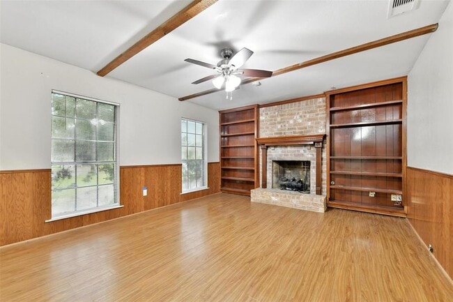 Building Photo - 329 Gleneagles Dr