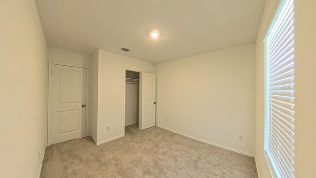 Building Photo - 2324 Sprinkle Dr
