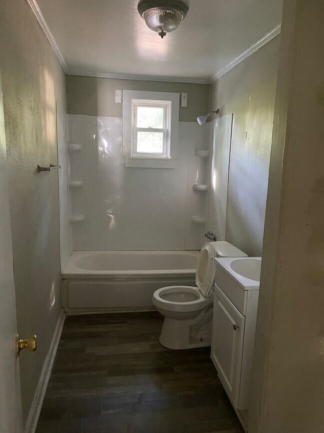 Foto del edificio - 2212 Emily Street Unit B ~ Ramsey
