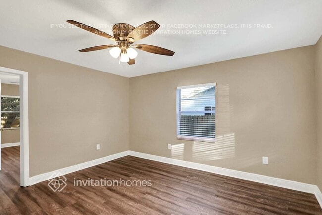 Building Photo - 8718 N Mandarine Pl