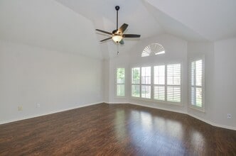 Building Photo - 2218 Millerton Ln