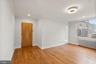 Building Photo - 939 Longfellow St NW