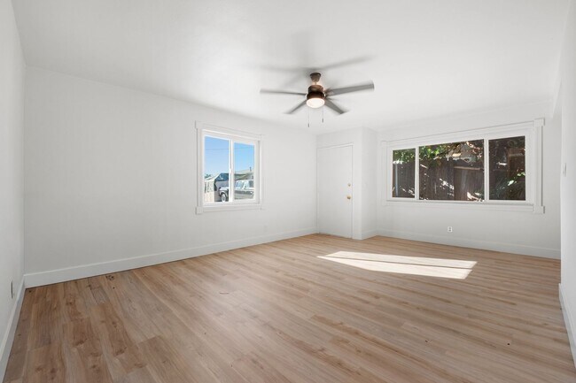 Foto del edificio - Ronald Dr. Huntington Beach