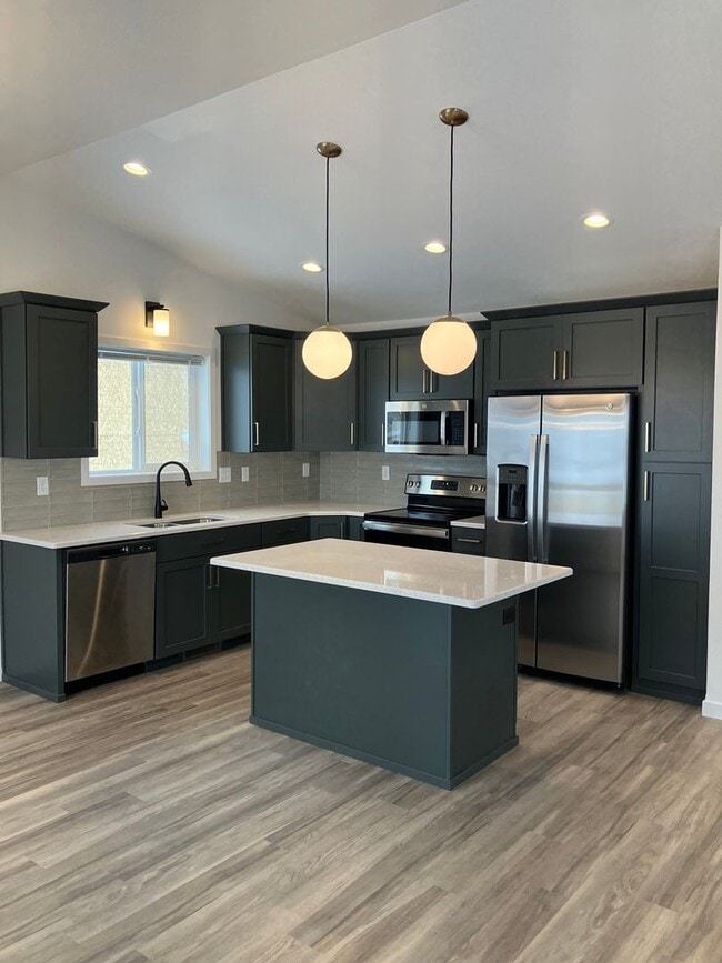 Building Photo - New 3 Bedroom/2 Bathroom House
