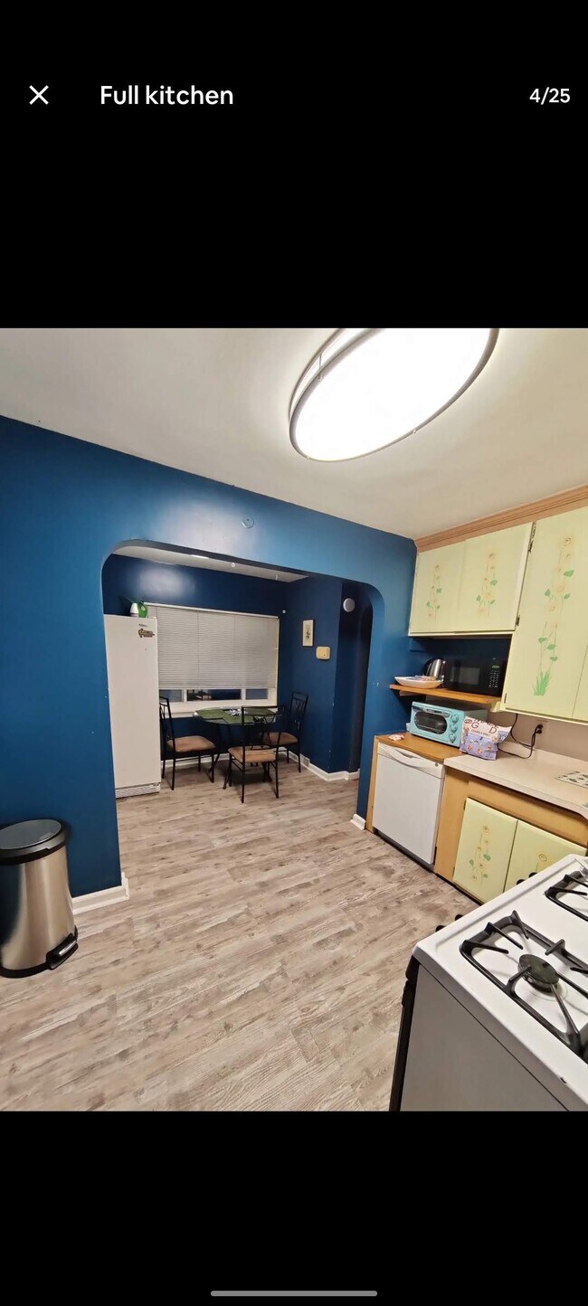 Foto del edificio - 160 Azalea Rd