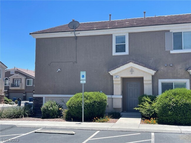 Building Photo - 7115 Bear Paw Creek St