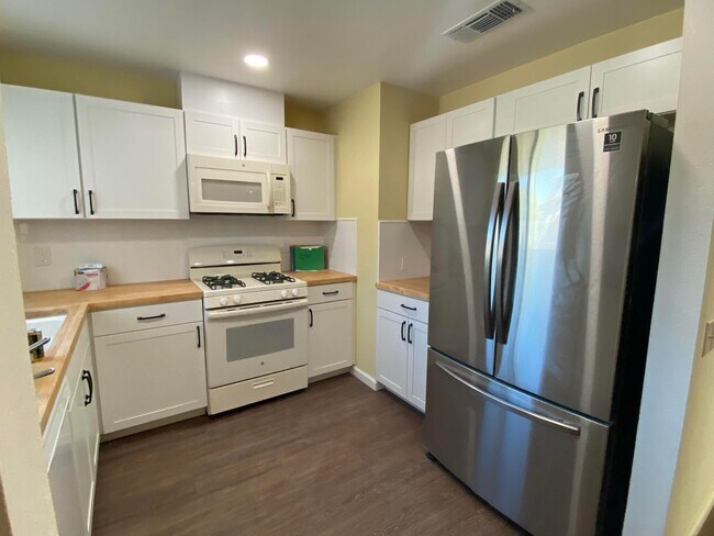 Building Photo - 67820 Quijo Rd