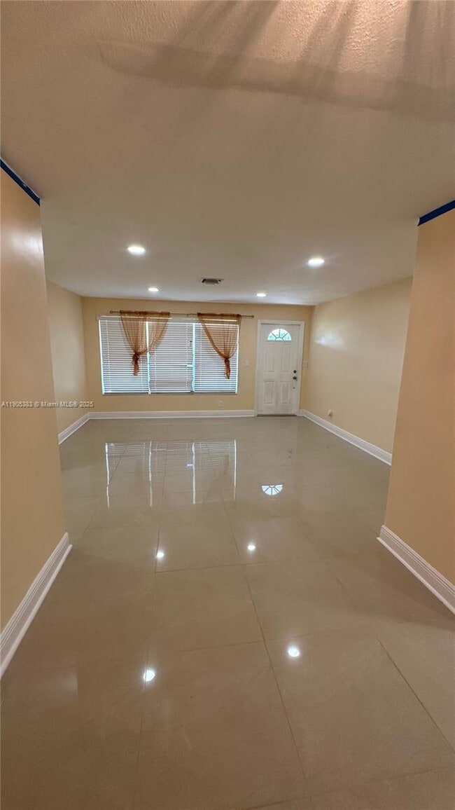 Building Photo - 4131 Kirkland Ln