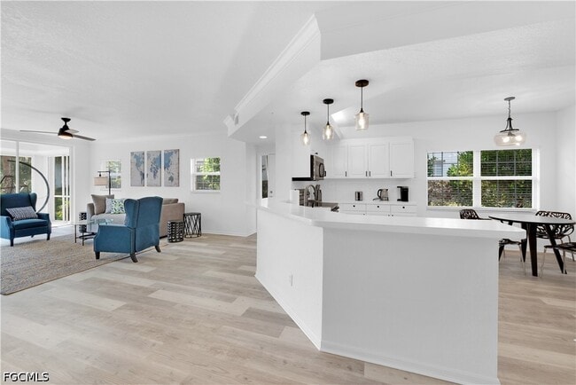 Building Photo - 6800 Satinleaf Rd S